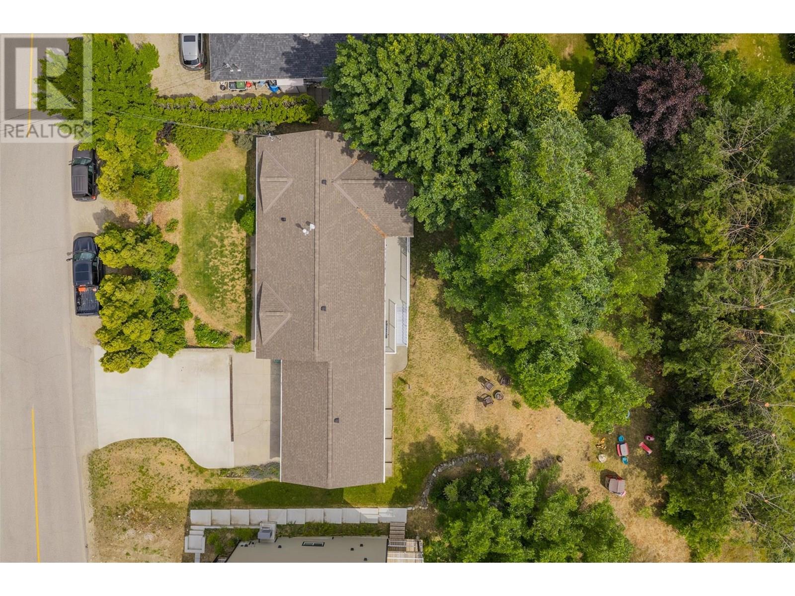 3209 5th Avenue, Castlegar, British Columbia  V1N 2V6 - Photo 5 - 10354029