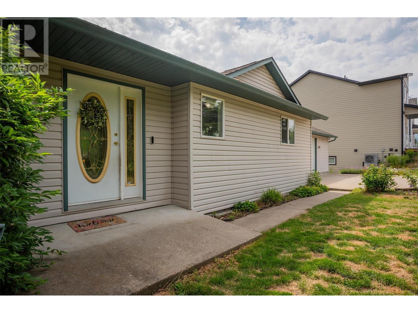 3209 5th Avenue, Castlegar, British Columbia  V1N 2V6 - Photo 60 - 10354029