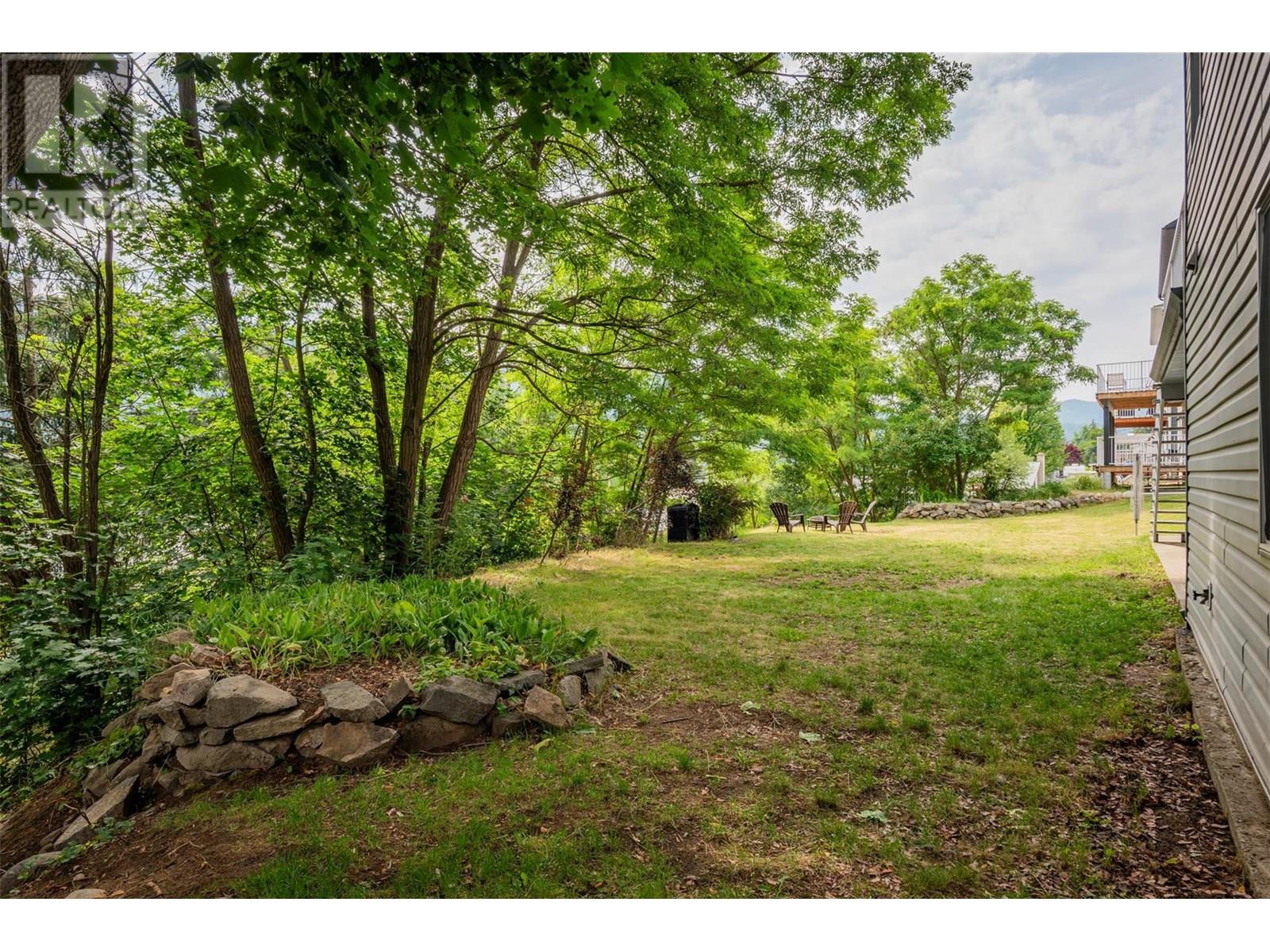 3209 5th Avenue, Castlegar, British Columbia  V1N 2V6 - Photo 66 - 10354029