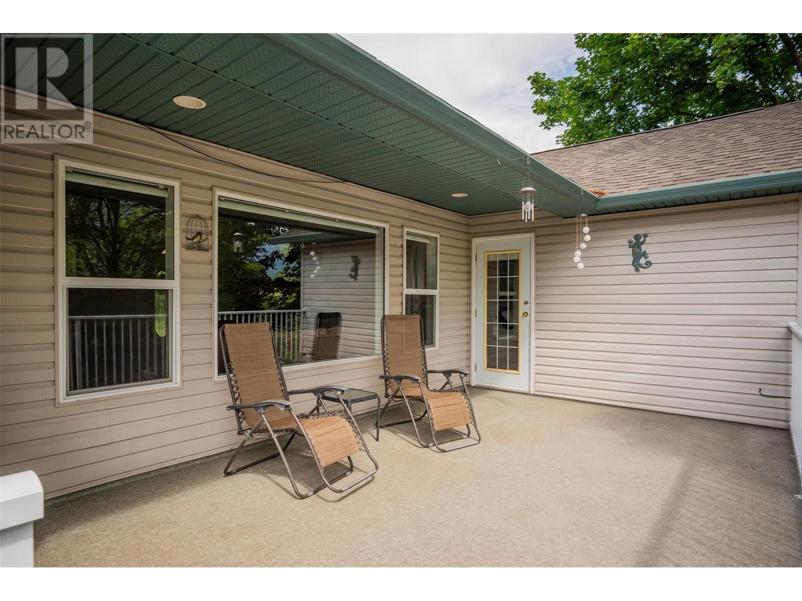 3209 5th Avenue, Castlegar, British Columbia  V1N 2V6 - Photo 68 - 10354029