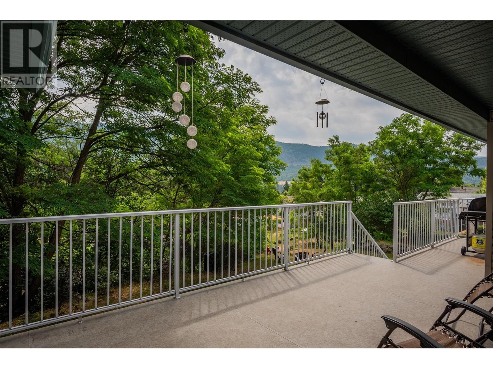 3209 5th Avenue, Castlegar, British Columbia  V1N 2V6 - Photo 69 - 10354029