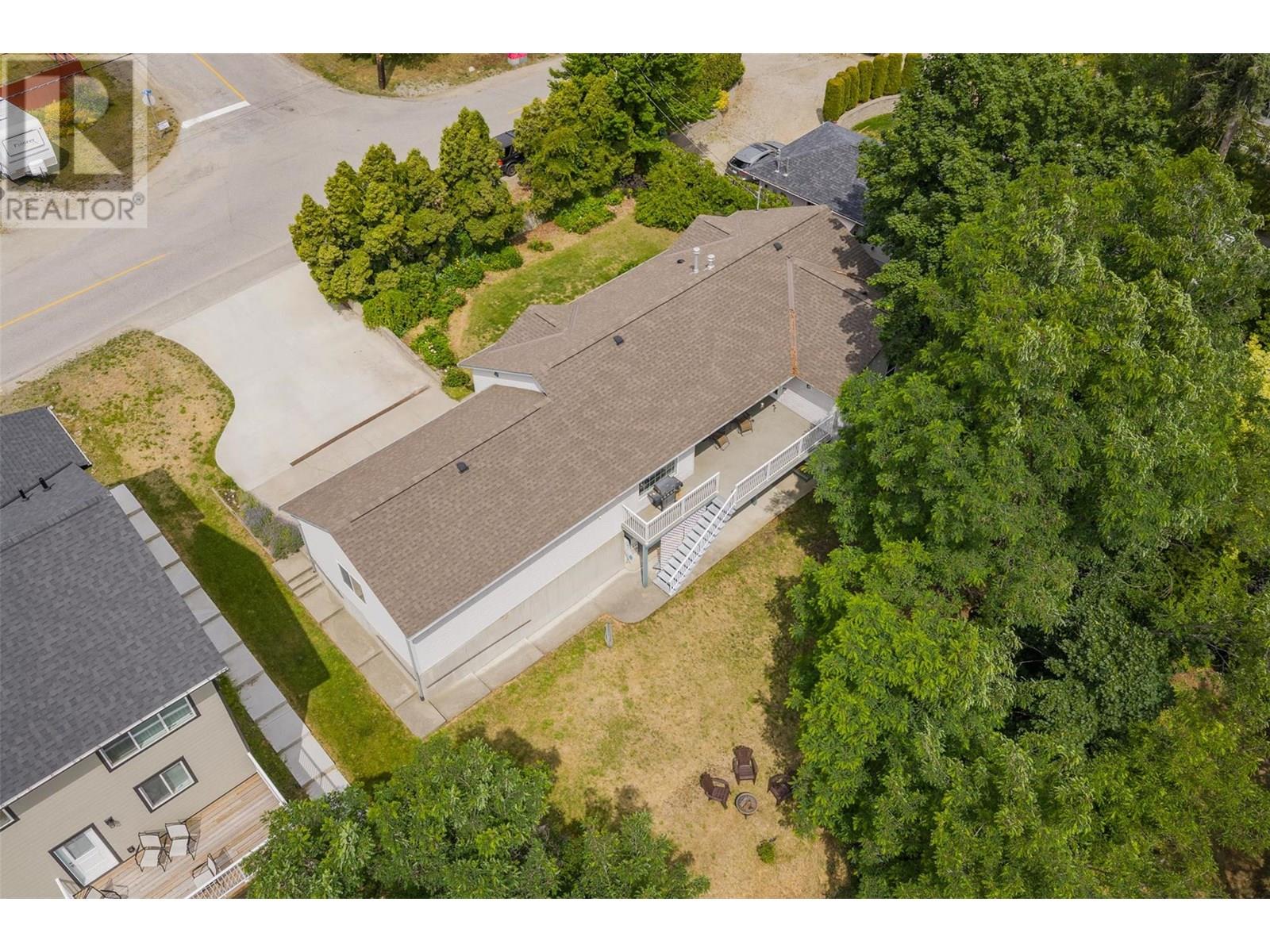 3209 5th Avenue, Castlegar, British Columbia  V1N 2V6 - Photo 8 - 10354029