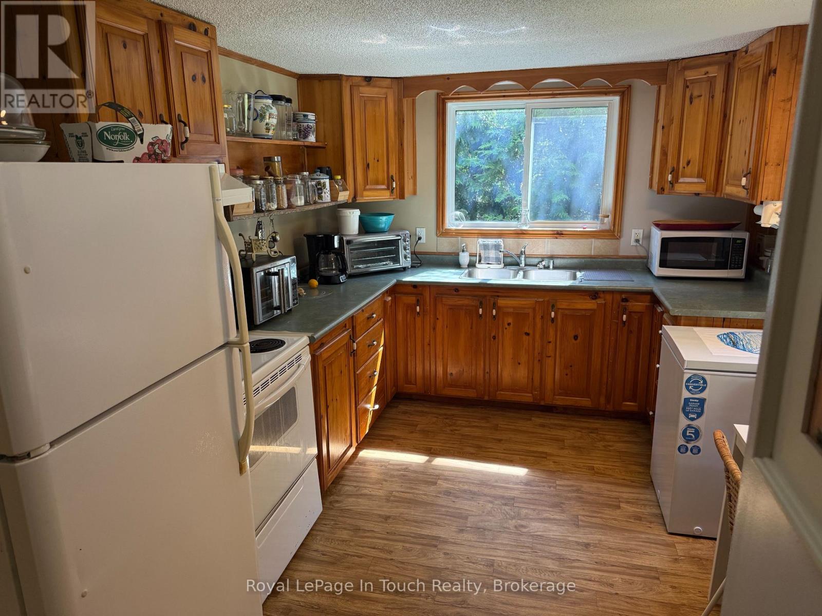 19 Needle Road, Tiny, Ontario  L9M 0B5 - Photo 10 - S12250588