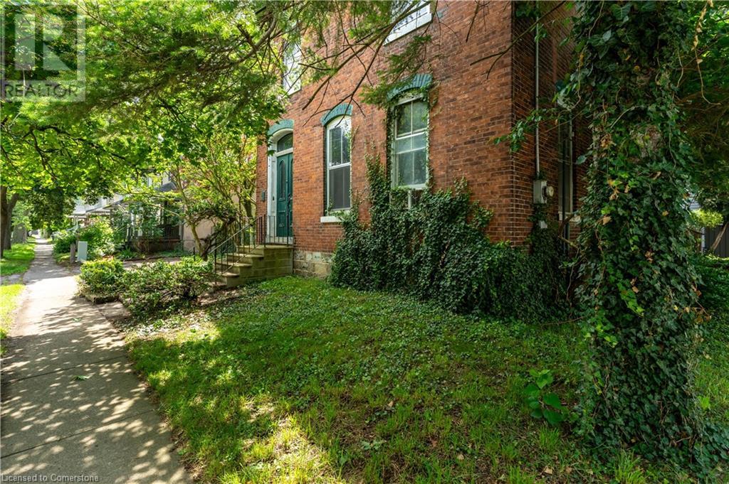 Property at 6 HENRY Street image 5