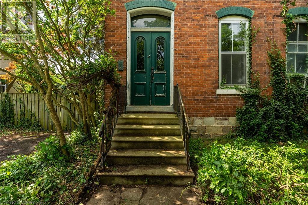 Property at 6 HENRY Street image 1
