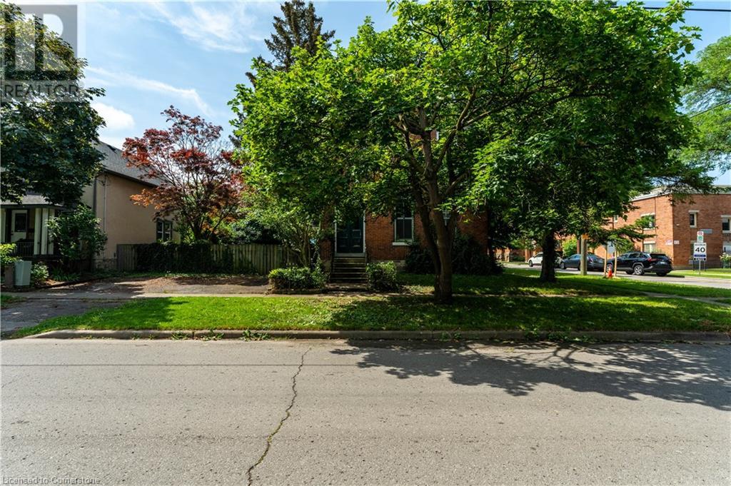 Property at 6 HENRY Street image 3