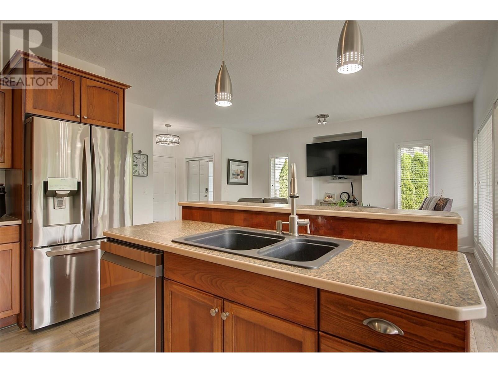 575 Galbraith Court, Kelowna, British Columbia  V1X 7Z9 - Photo 31 - 10353625
