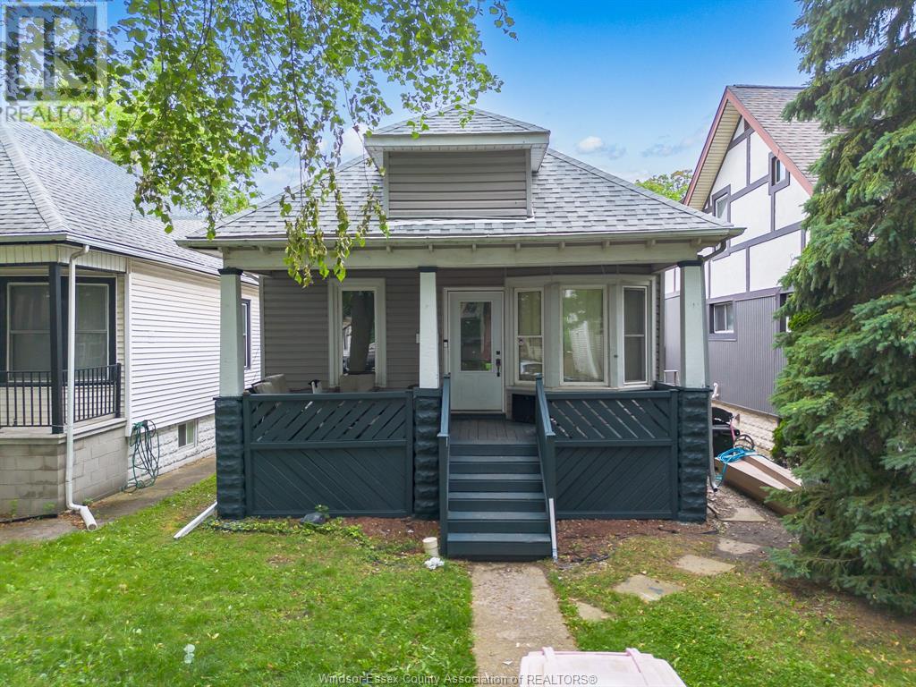 MLS# 25016319: 356 CLINTON STREET, Windsor, Canada