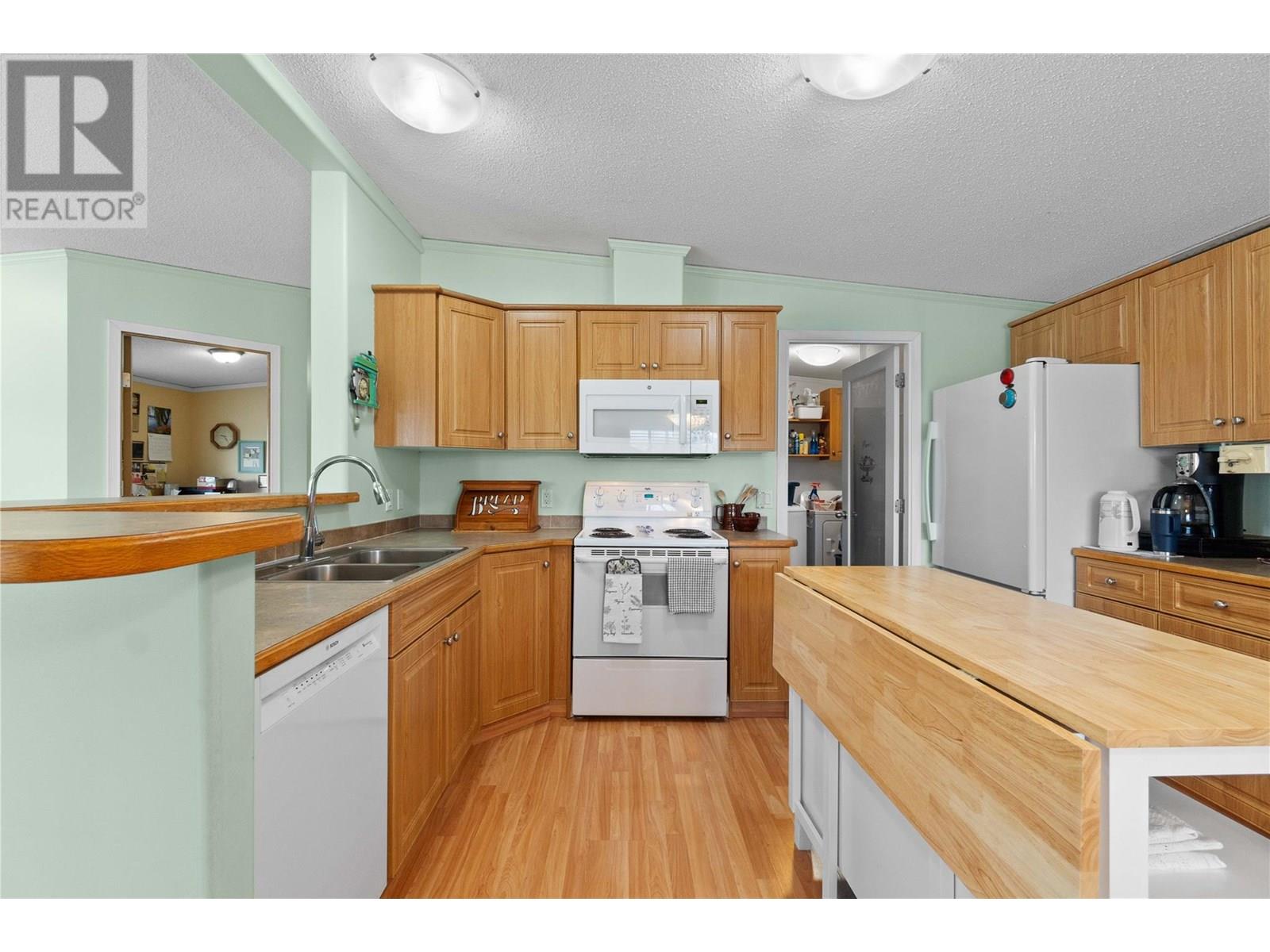 1885 Tappen Notch Hill Road Unit# 48, Tappen, British Columbia  V0E 2X0 - Photo 16 - 10353875