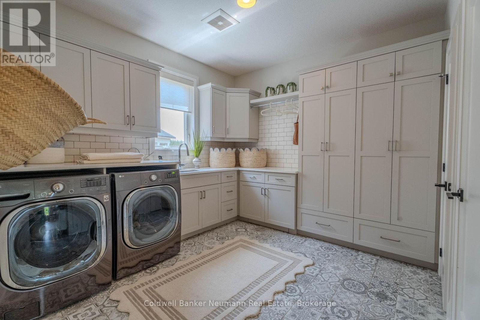 22 Hilltop Road, Guelph, Ontario  N1E 7L4 - Photo 35 - X12203380
