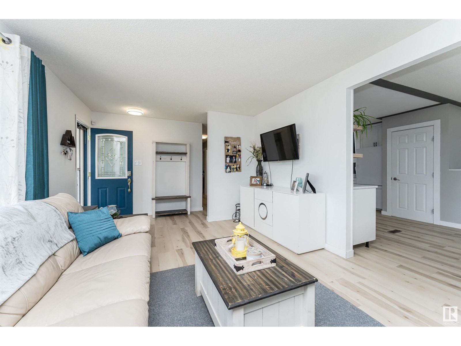 Property at 64 WILSON CR image 4