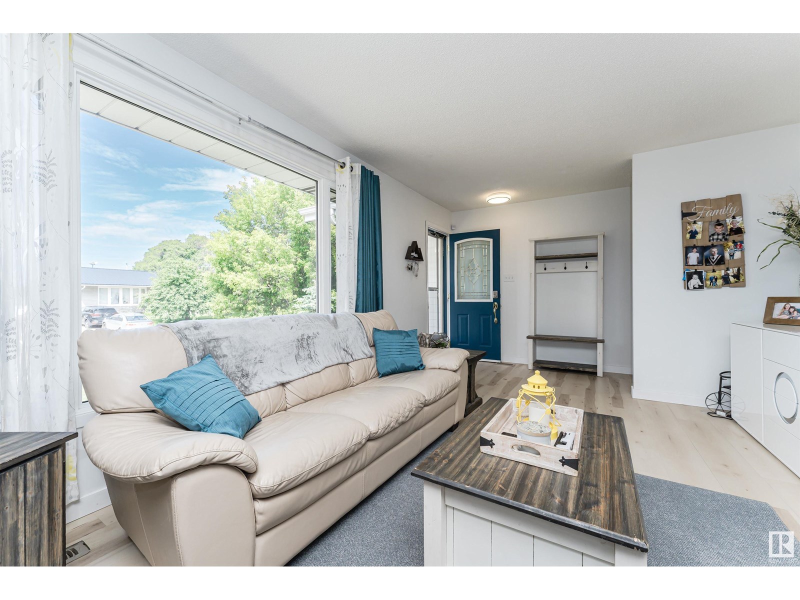 Property at 64 WILSON CR image 3