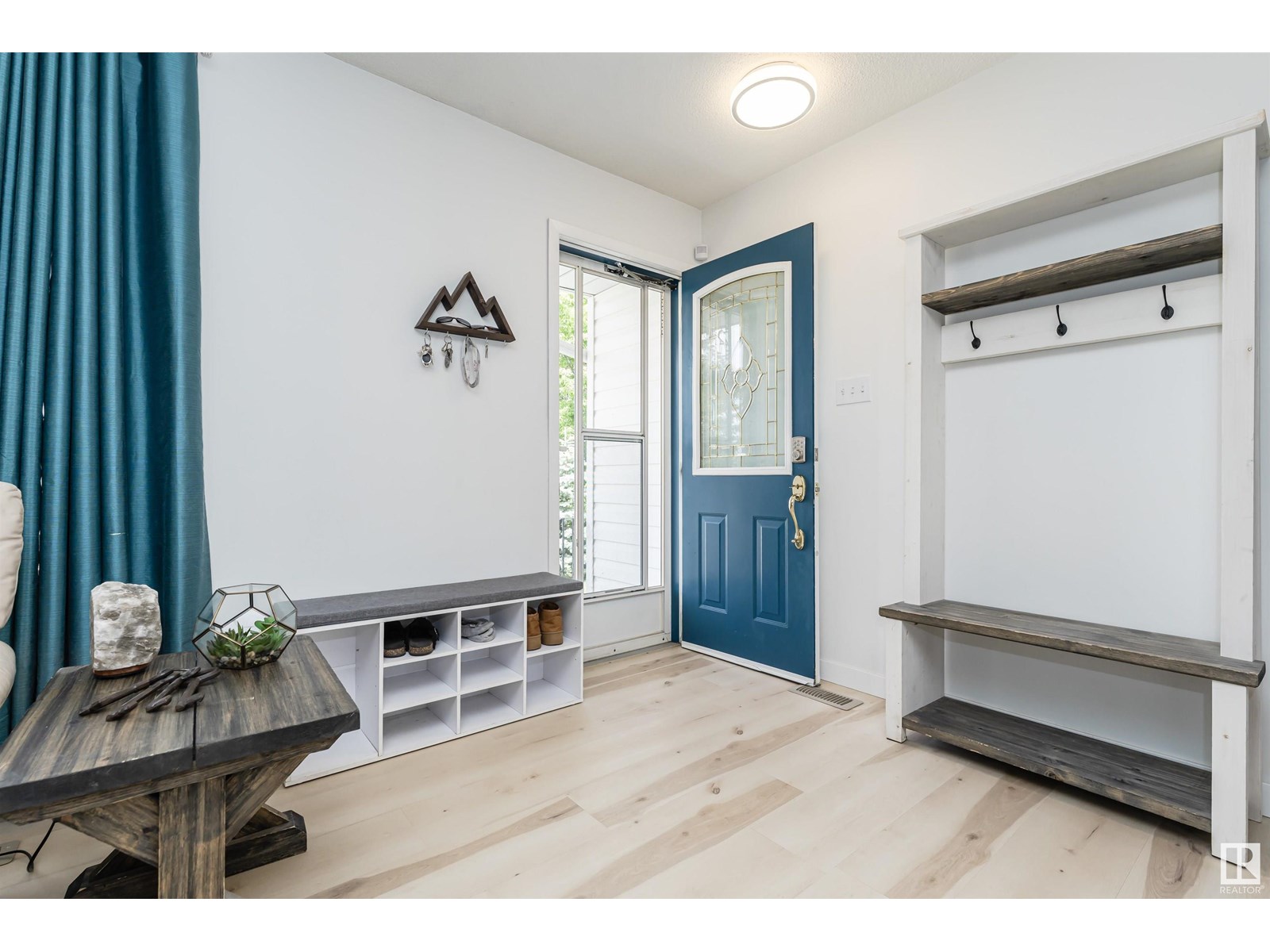 Property at 64 WILSON CR image 2