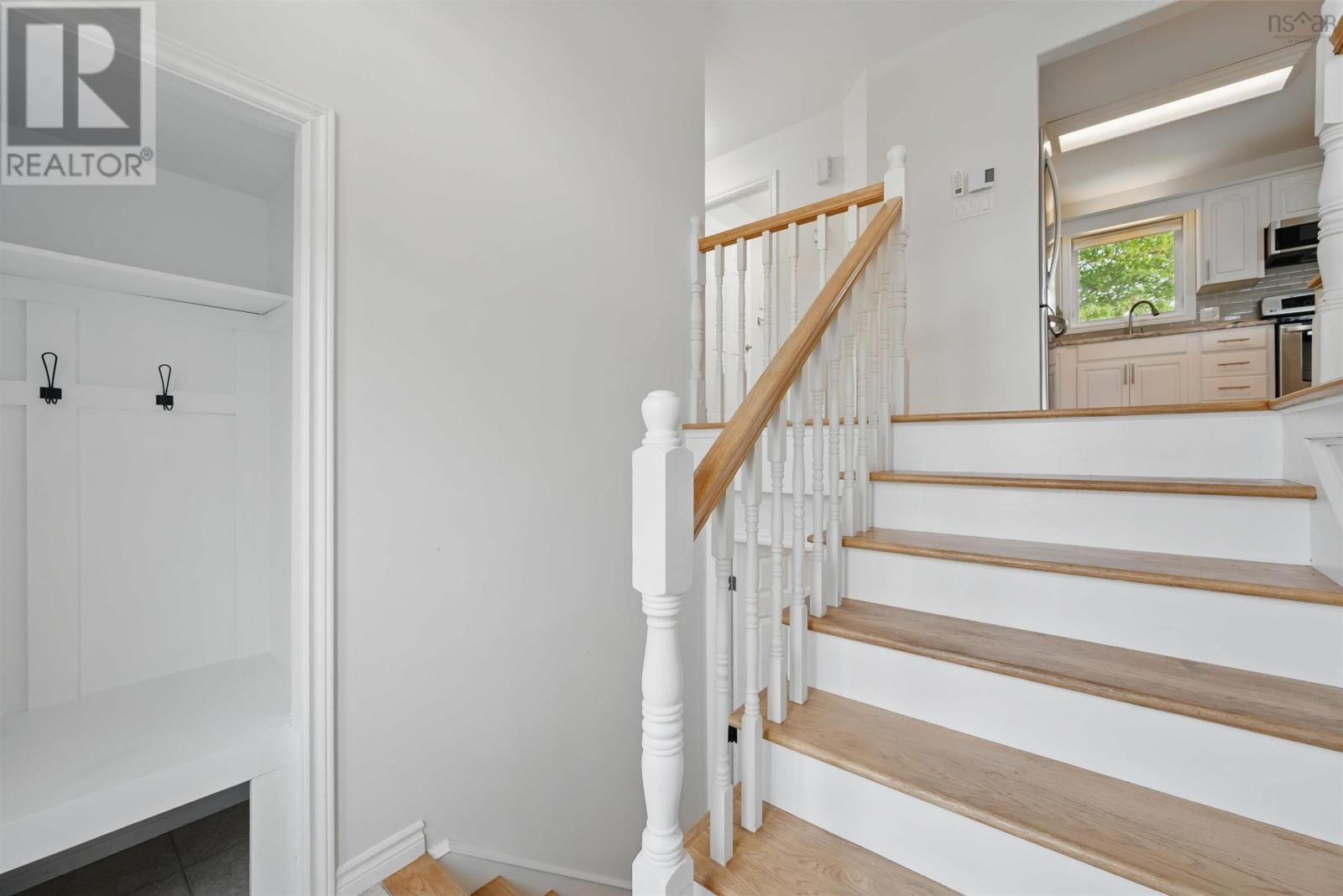 Property at 10 Barque Court image 4