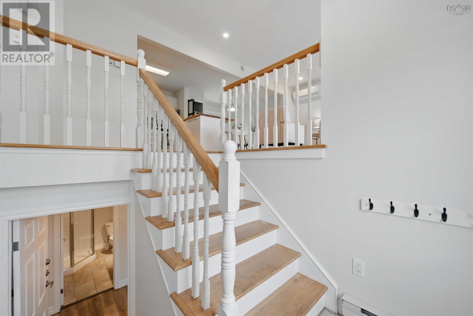 Property at 10 Barque Court image 5