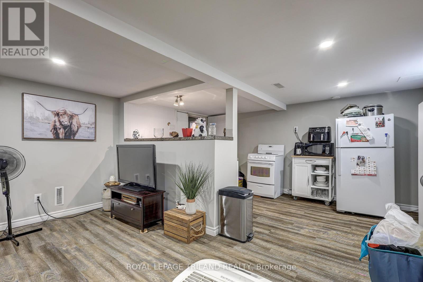 249 Victoria Street, Central Elgin (Belmont), Ontario  N0L 1B0 - Photo 36 - X12250820