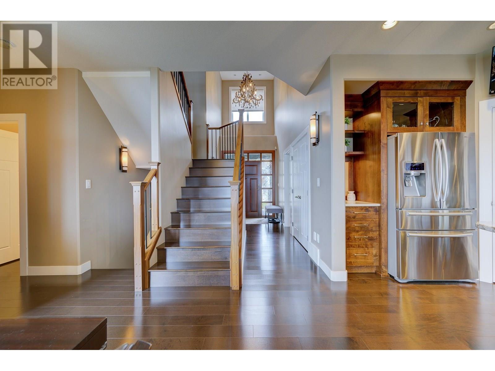 Property at 2272 LINFIELD Drive image 3