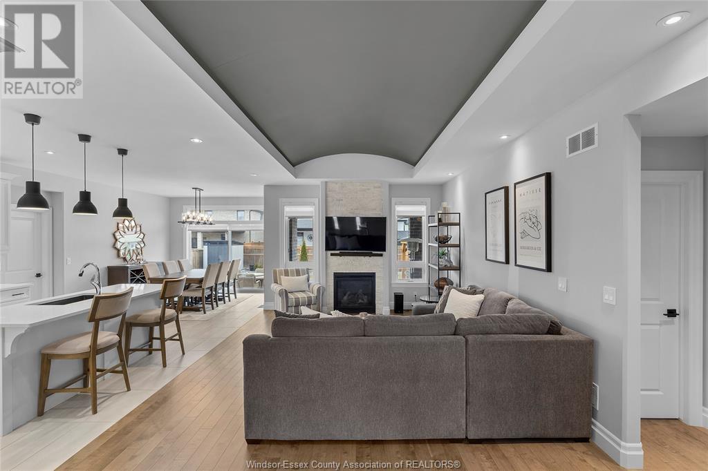 Property at 182 MAXWELL image 3