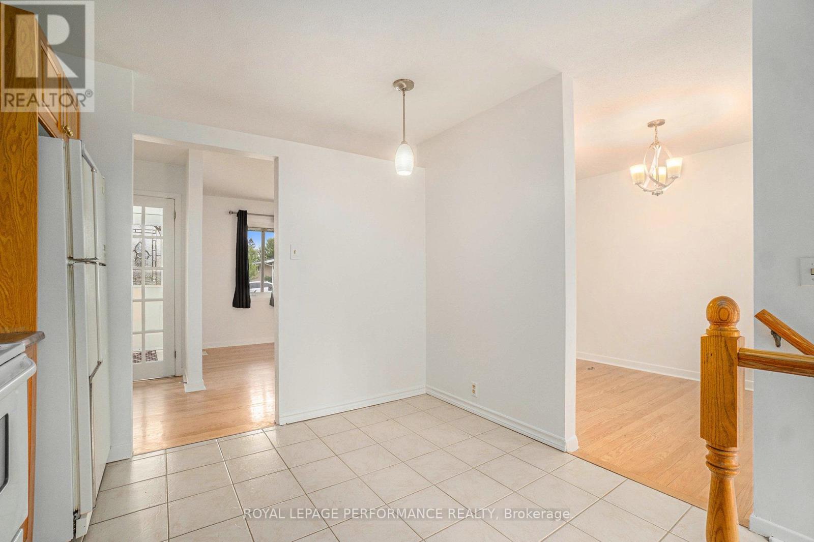 8 Newgale Street, Ottawa, Ontario  K2H 5R3 - Photo 10 - X12250035