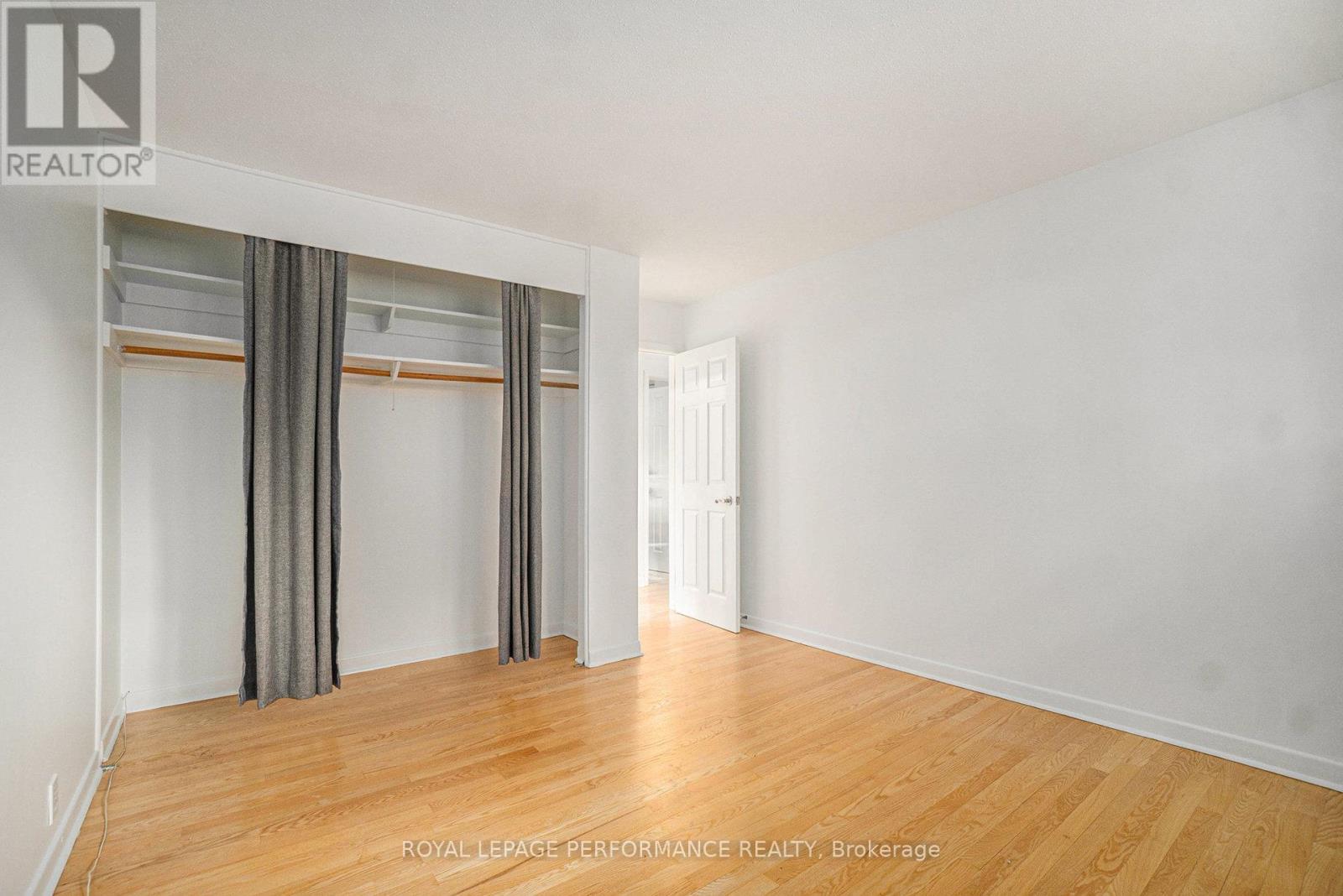 8 Newgale Street, Ottawa, Ontario  K2H 5R3 - Photo 11 - X12250035