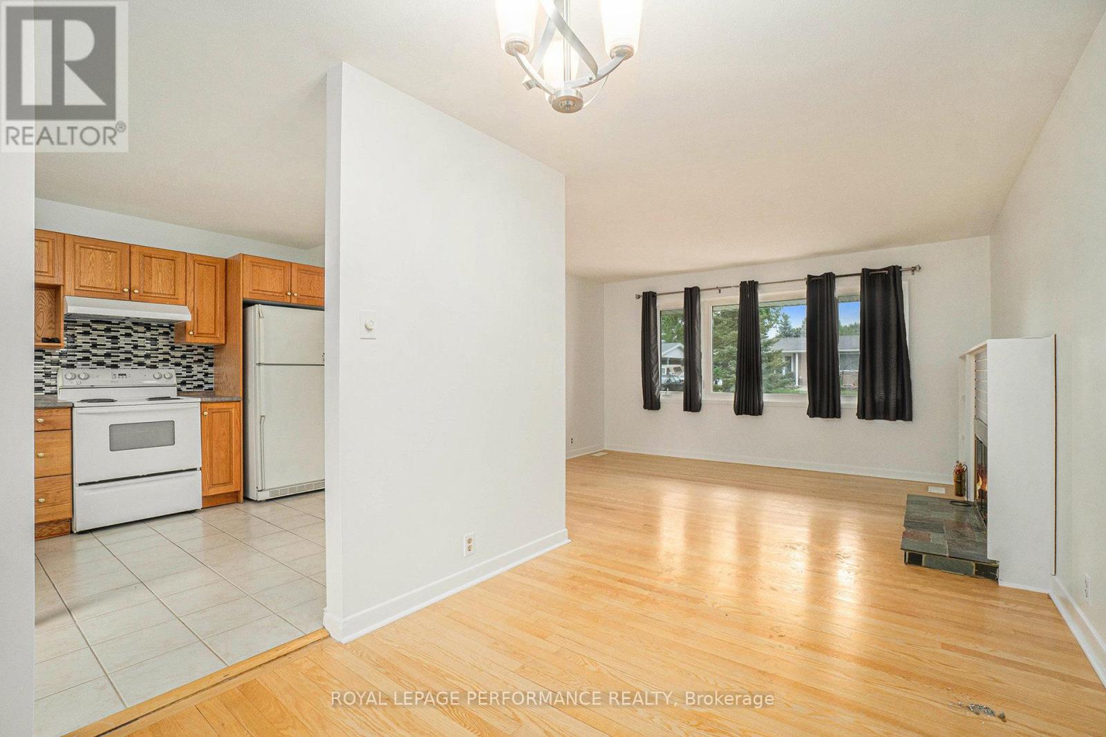 8 Newgale Street, Ottawa, Ontario  K2H 5R3 - Photo 7 - X12250035