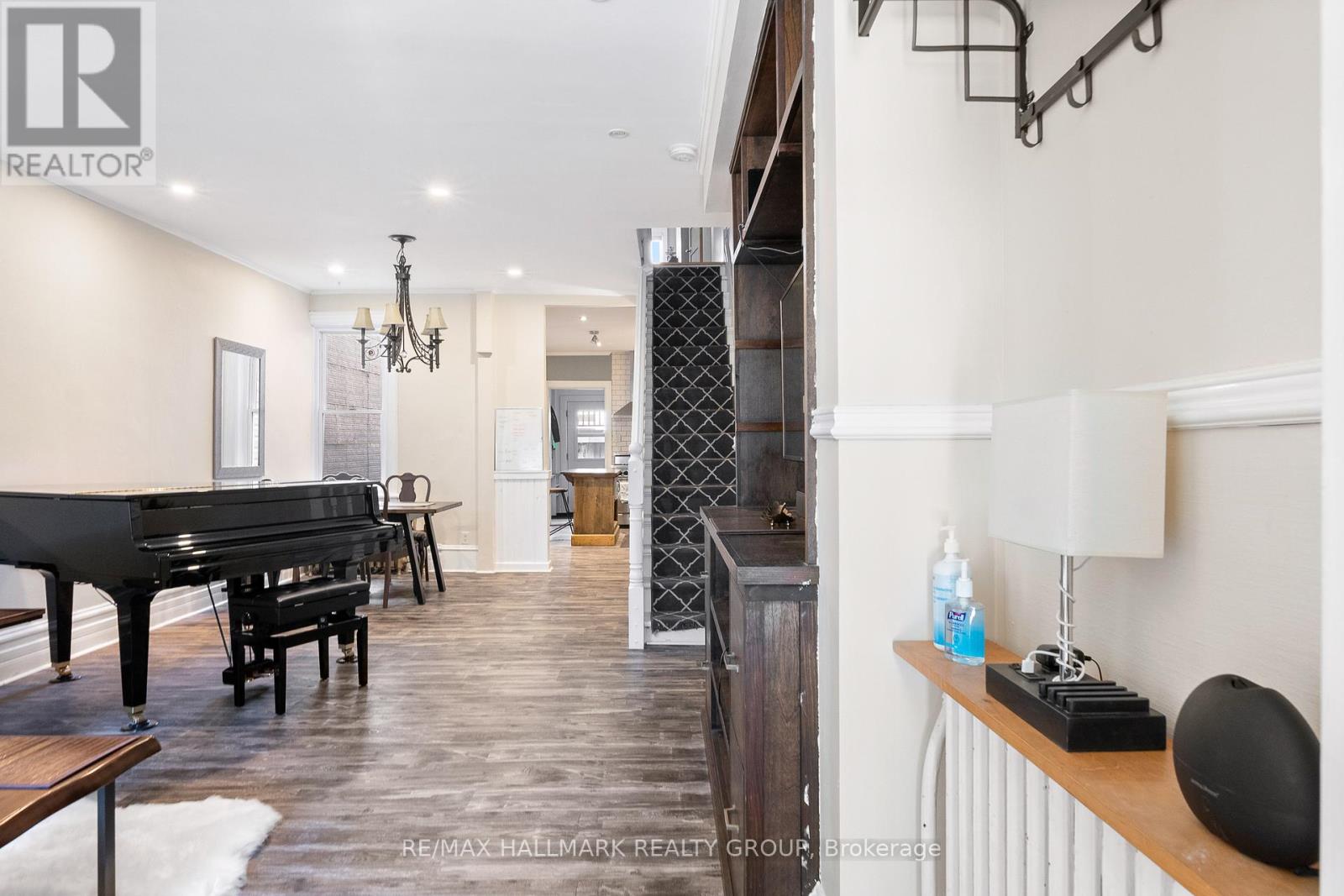 Property at 181 GUIGUES AVENUE image 3