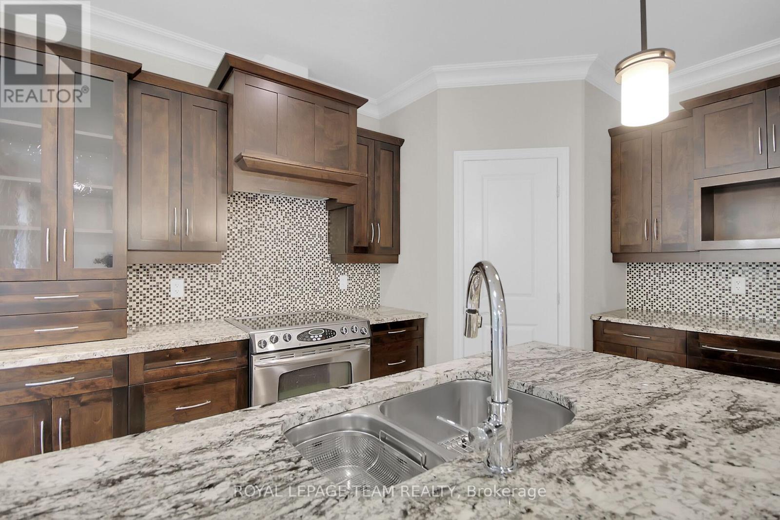 Property at 142 WEST RIDGE DRIVE image 5
