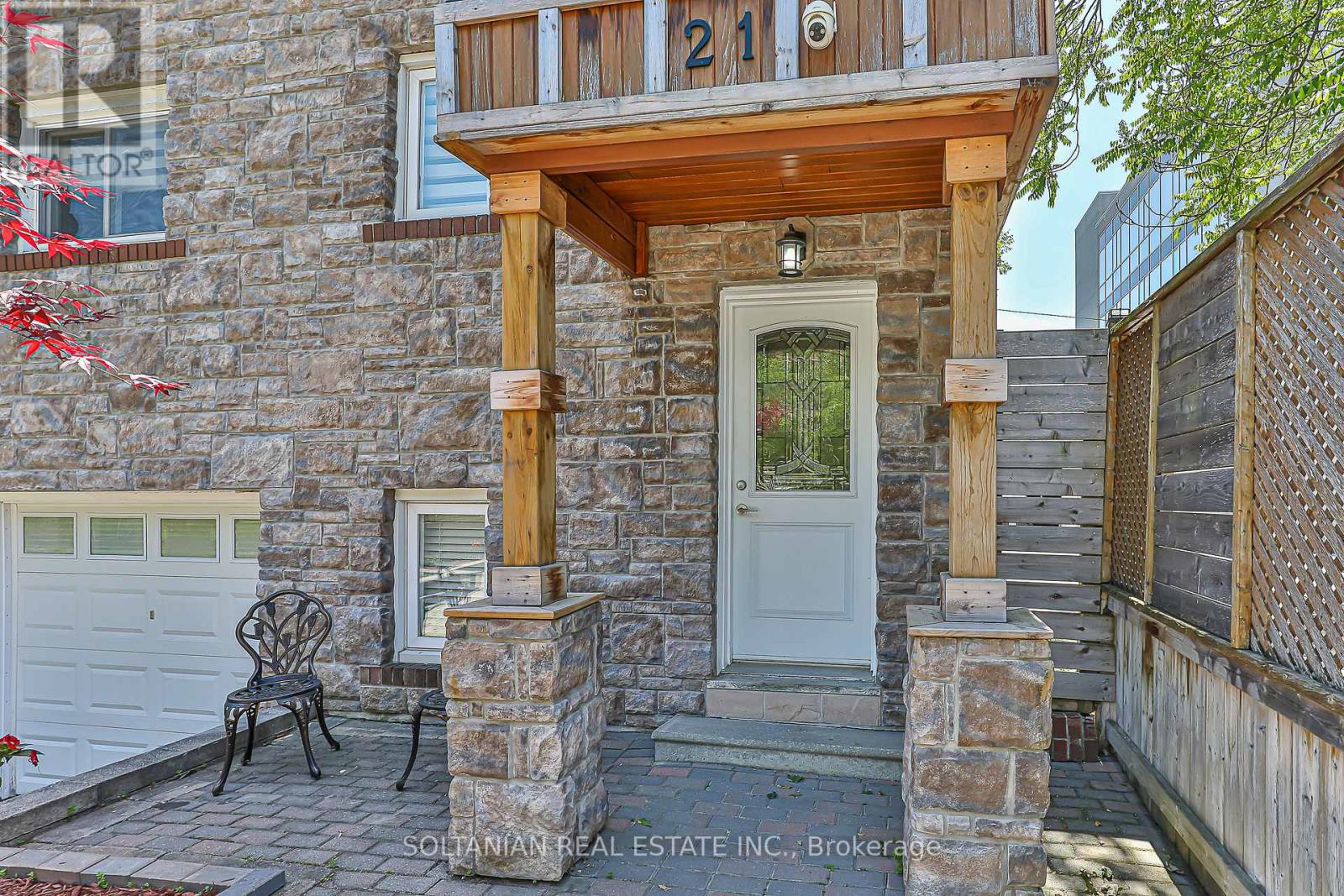 Property at 21 PRETORIA AVENUE image 2