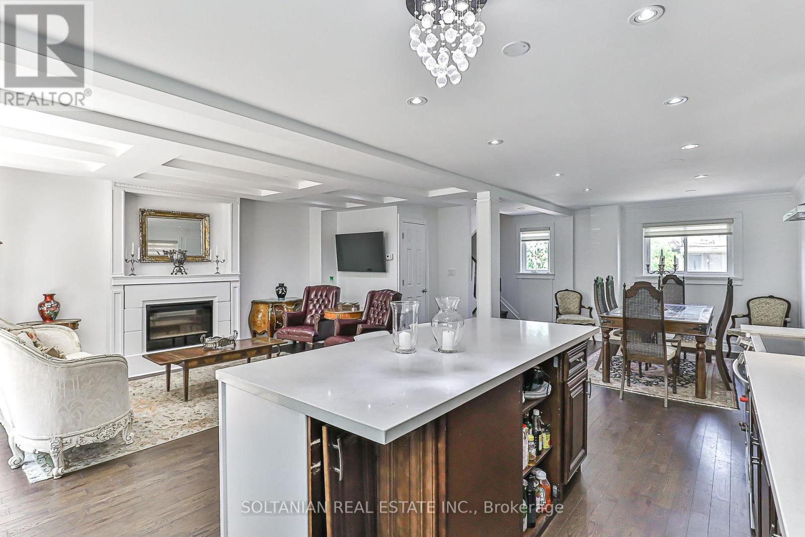 21 Pretoria Avenue, Toronto, Ontario  M4K 1T2 - Photo 9 - E12250585