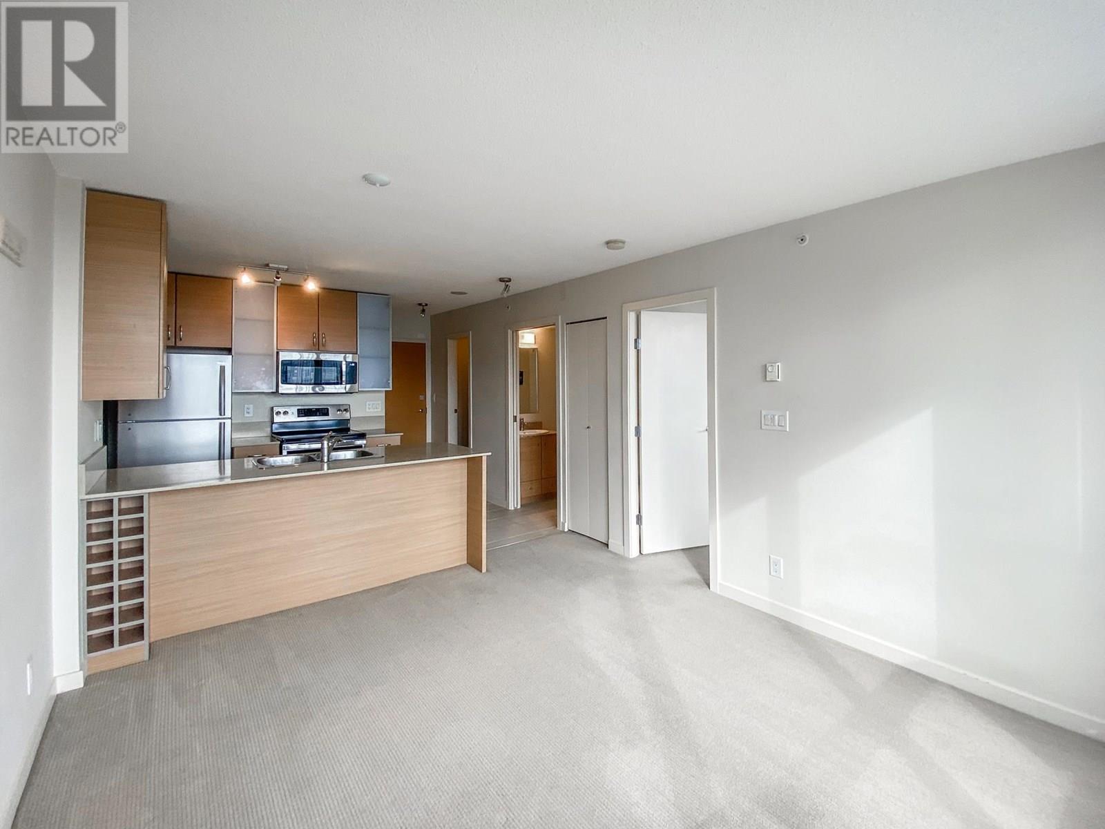 2109 977 MAINLAND STREET, vancouver, British Columbia V6B1T2