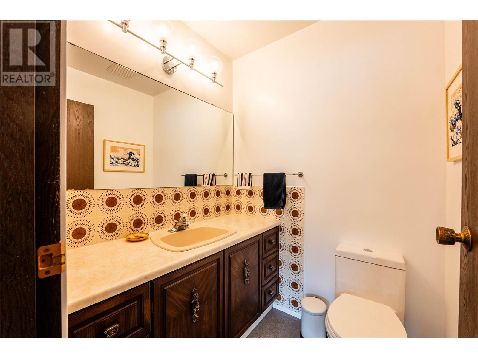 Property at 1707 SLOCAN Crescent image 3