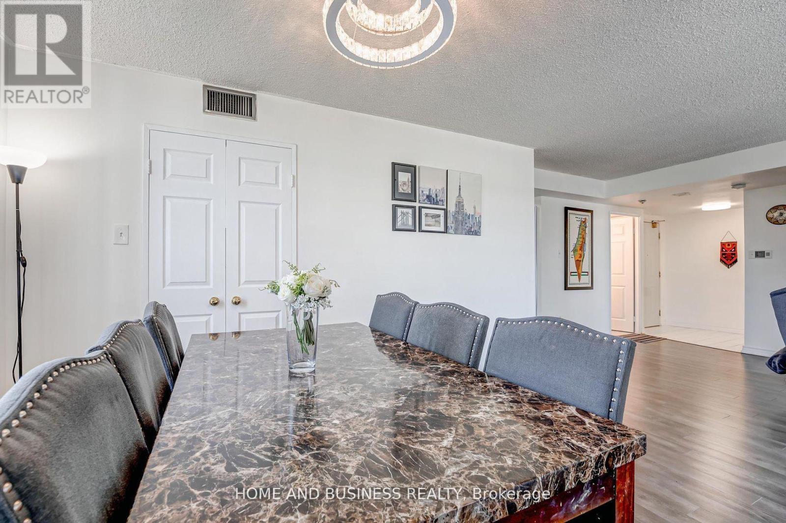 1015 - 250 Webb Drive, Mississauga, Ontario  L5B 3Z4 - Photo 14 - W12250821