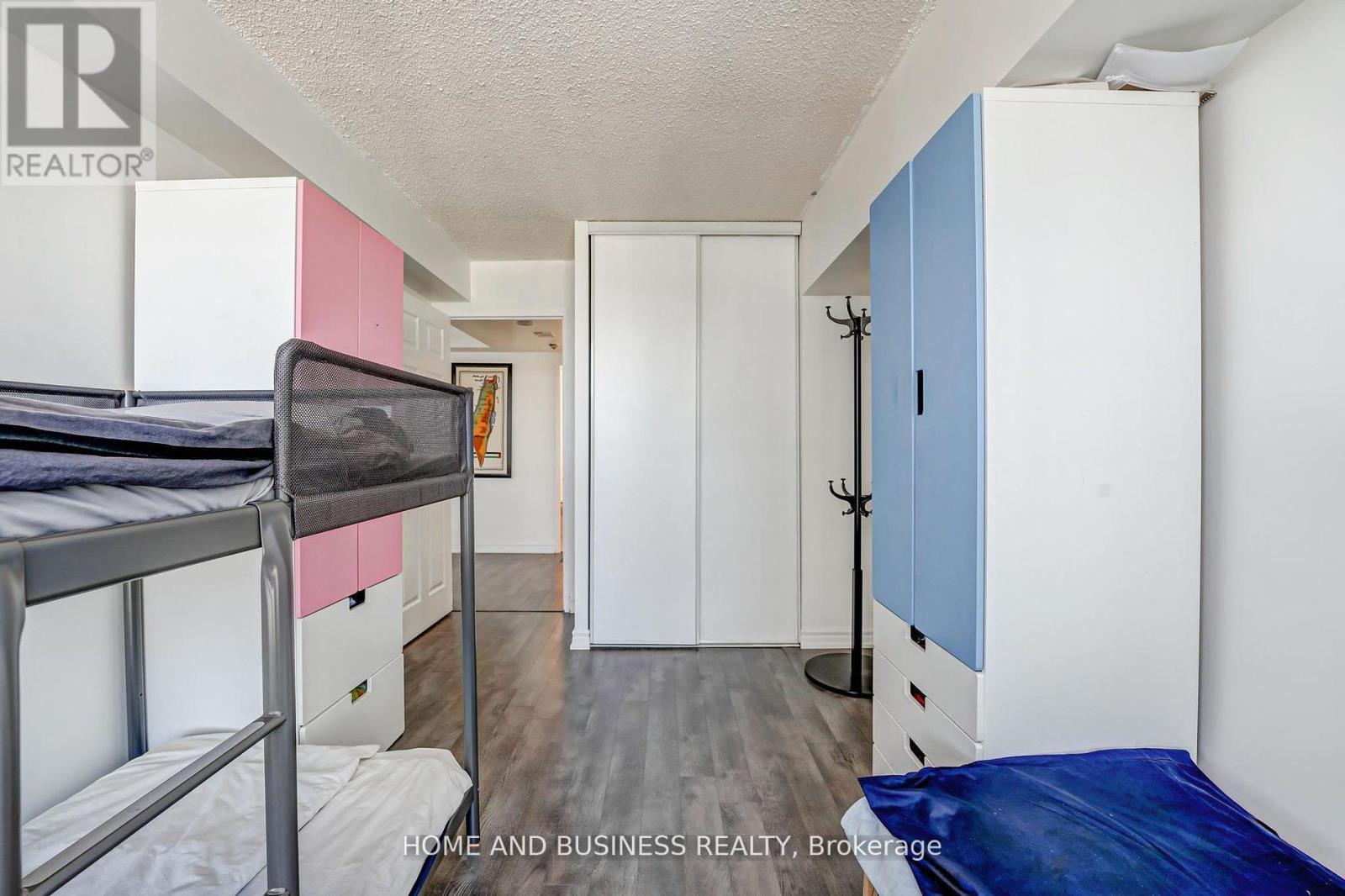 1015 - 250 Webb Drive, Mississauga, Ontario  L5B 3Z4 - Photo 21 - W12250821