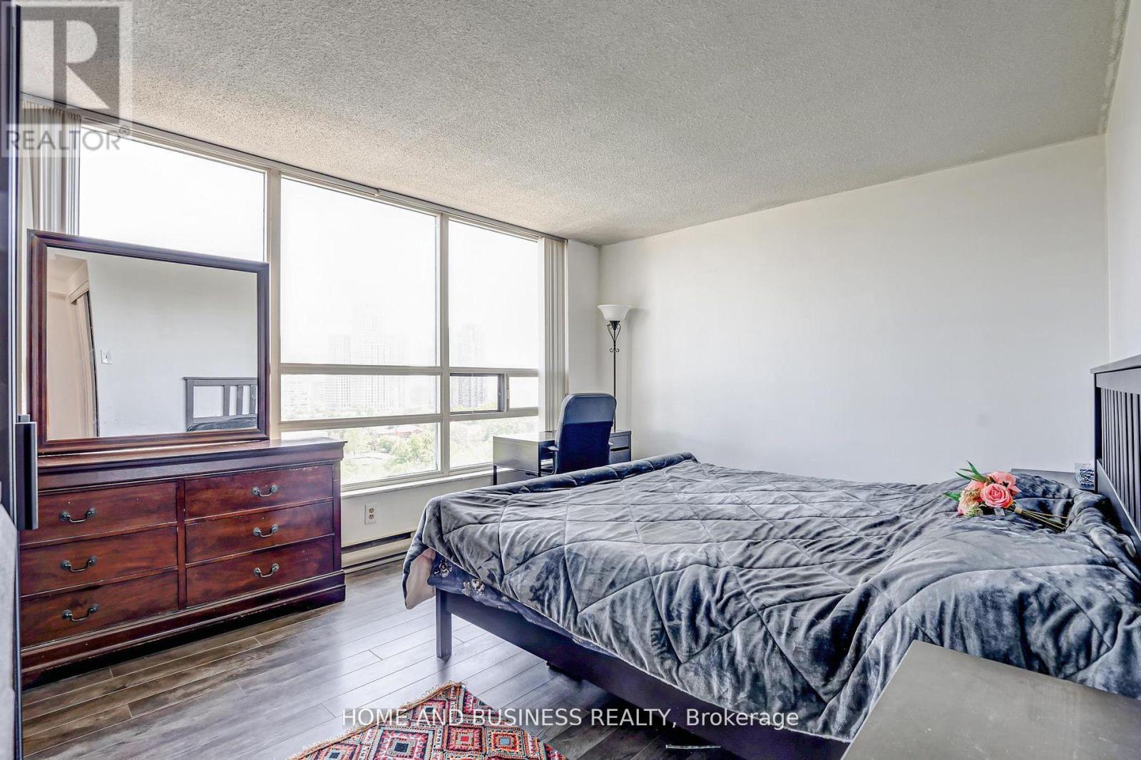 1015 - 250 Webb Drive, Mississauga, Ontario  L5B 3Z4 - Photo 29 - W12250821