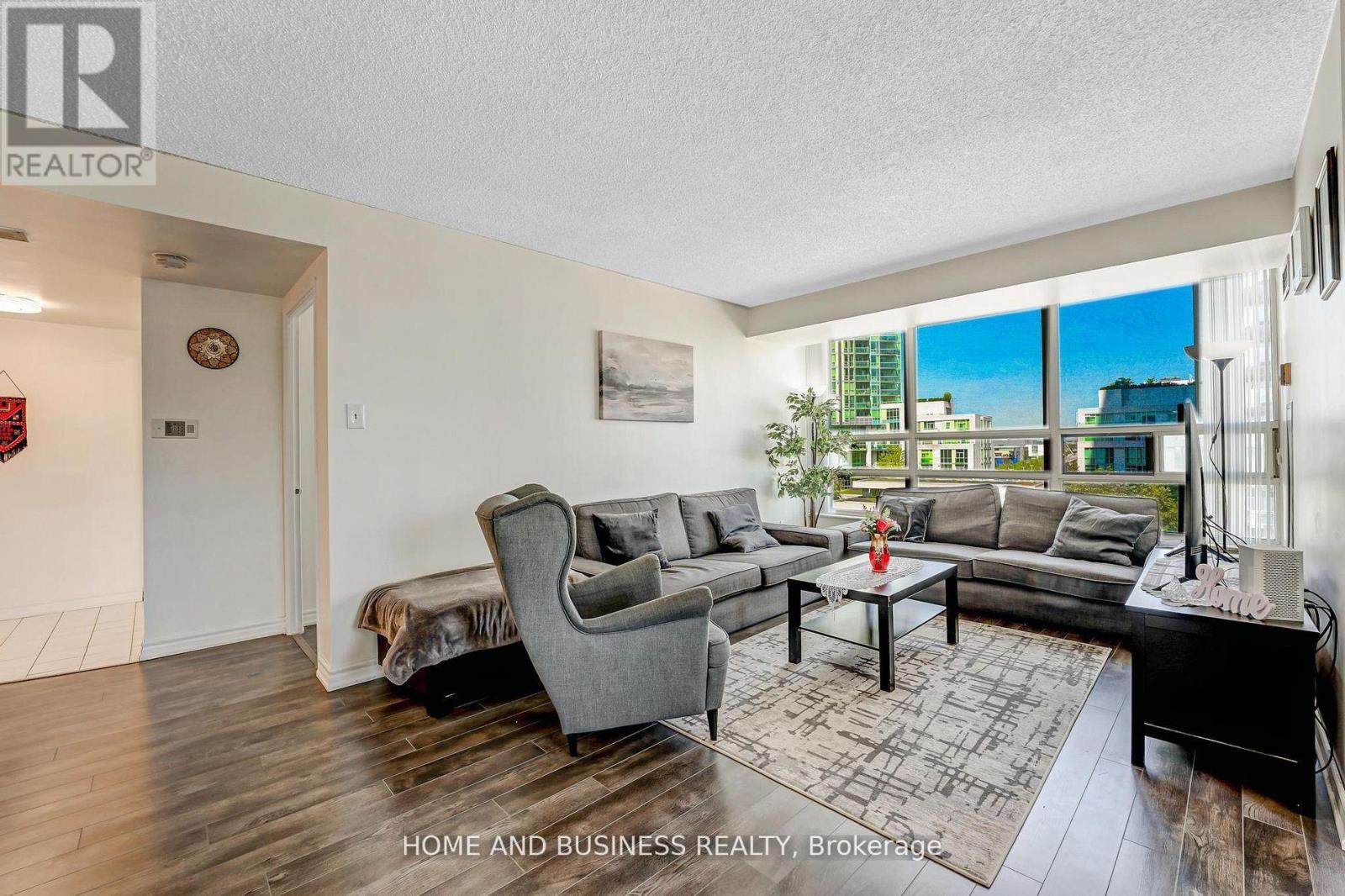 1015 - 250 Webb Drive, Mississauga, Ontario  L5B 3Z4 - Photo 7 - W12250821