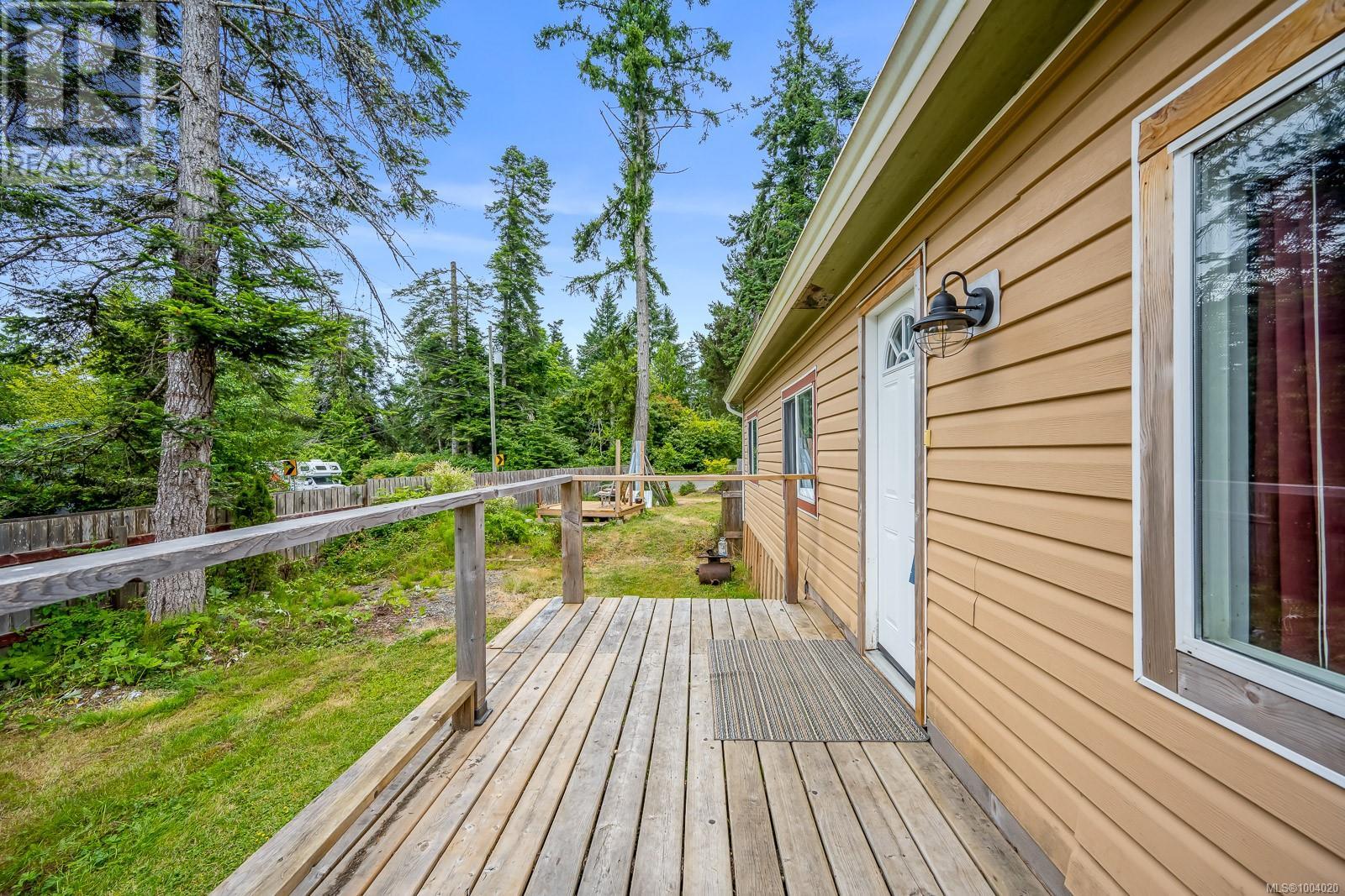 7865 Ships Point Rd, Fanny Bay, British Columbia  V0R 1W0 - Photo 24 - 1004020