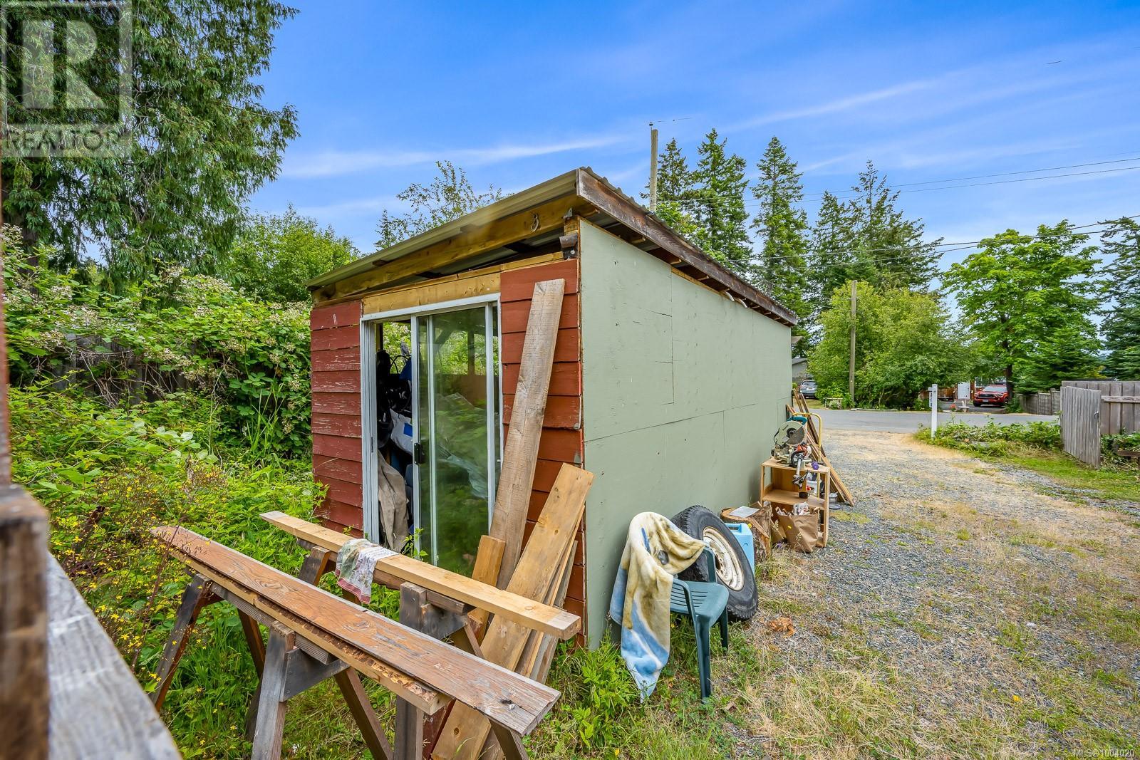 7865 Ships Point Rd, Fanny Bay, British Columbia  V0R 1W0 - Photo 25 - 1004020