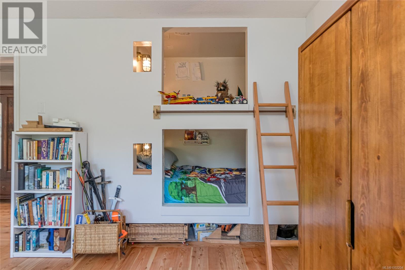 Property at 2965 Barnes Rd image 4