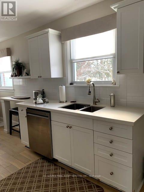 Property at 20 HILLIER CRESCENT image 4