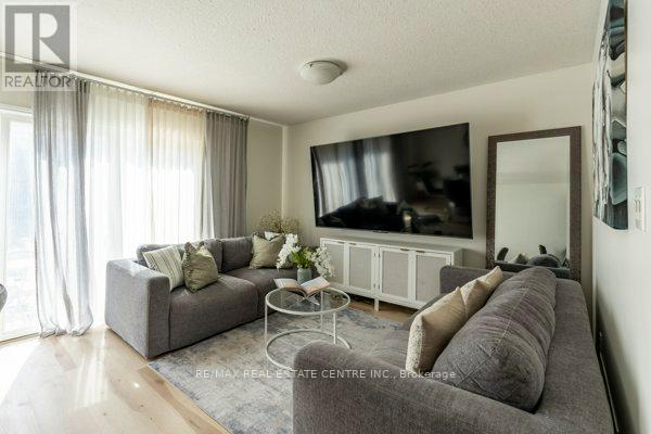 30 Fallowfield Drive, Kitchener, Ontario  N2C 0A8 - Photo 11 - X12250770