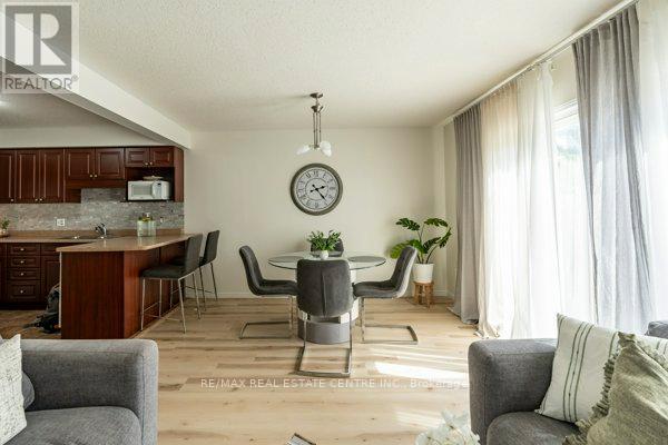 30 Fallowfield Drive, Kitchener, Ontario  N2C 0A8 - Photo 12 - X12250770
