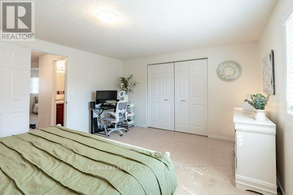 30 Fallowfield Drive, Kitchener, Ontario  N2C 0A8 - Photo 17 - X12250770