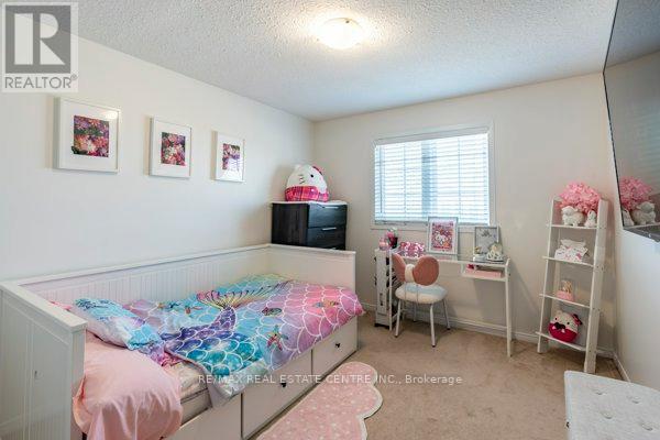 30 Fallowfield Drive, Kitchener, Ontario  N2C 0A8 - Photo 19 - X12250770
