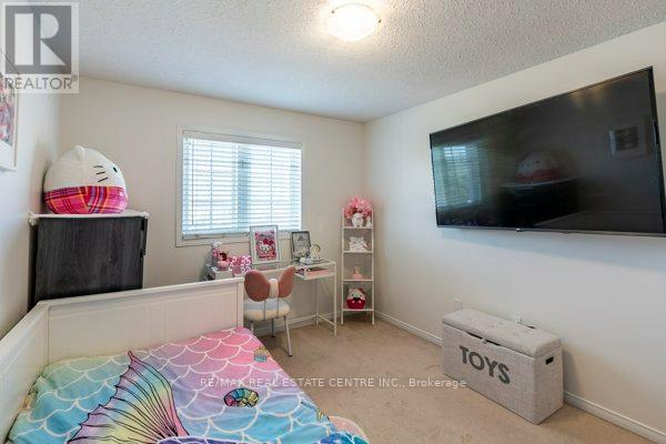 30 Fallowfield Drive, Kitchener, Ontario  N2C 0A8 - Photo 20 - X12250770