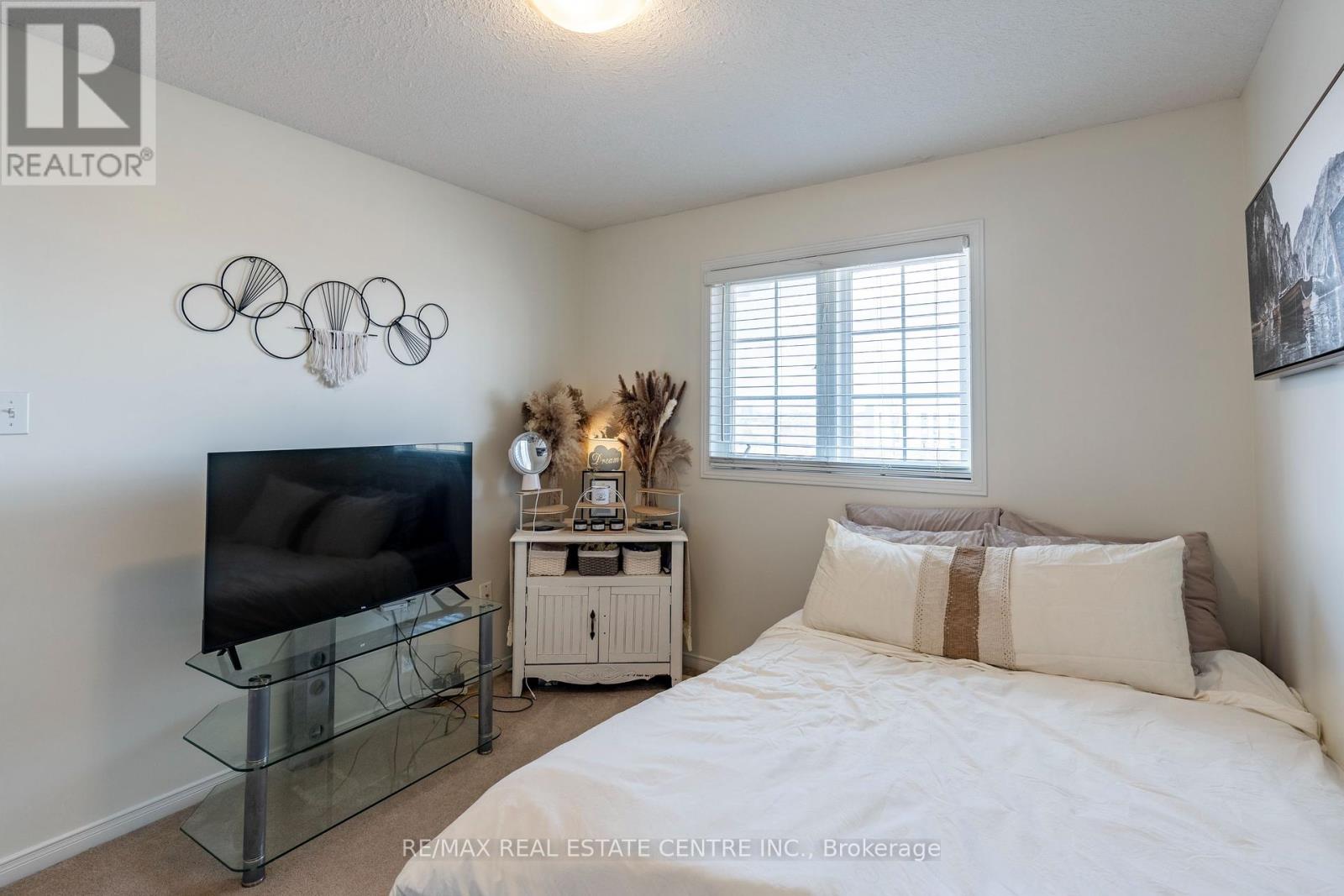 30 Fallowfield Drive, Kitchener, Ontario  N2C 0A8 - Photo 23 - X12250770
