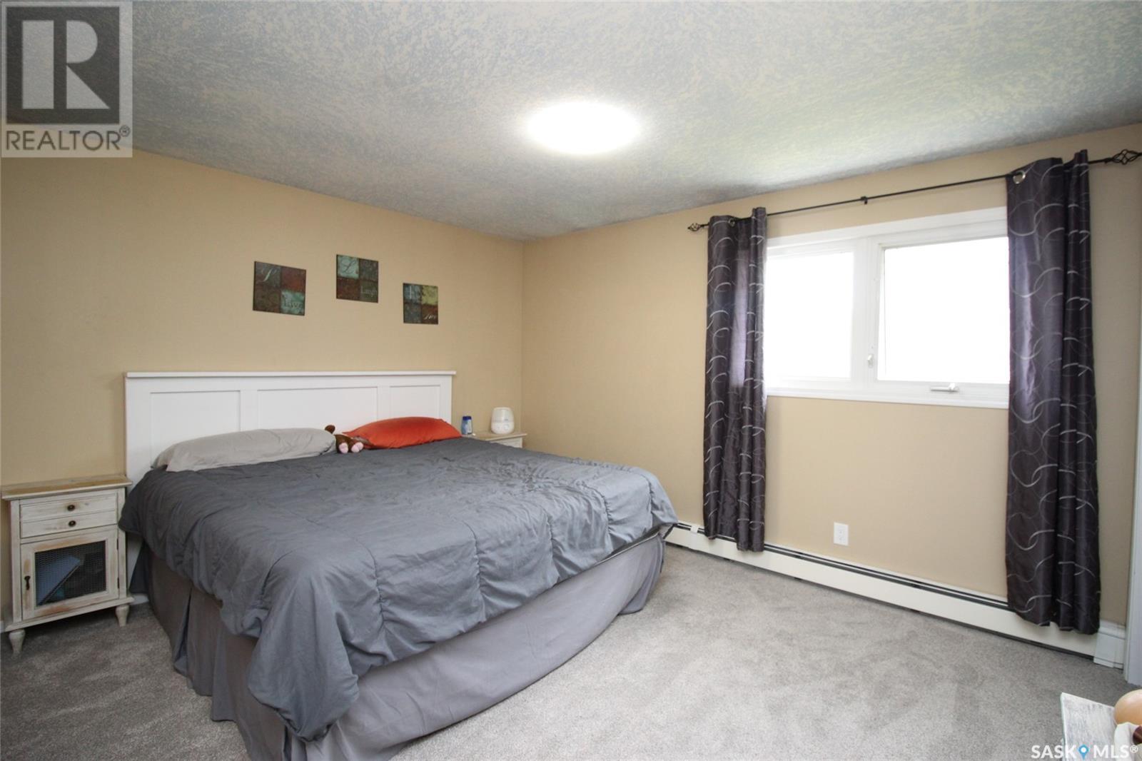 405 4th Avenue E, Shaunavon, Saskatchewan  S0N 2M0 - Photo 25 - SK010987