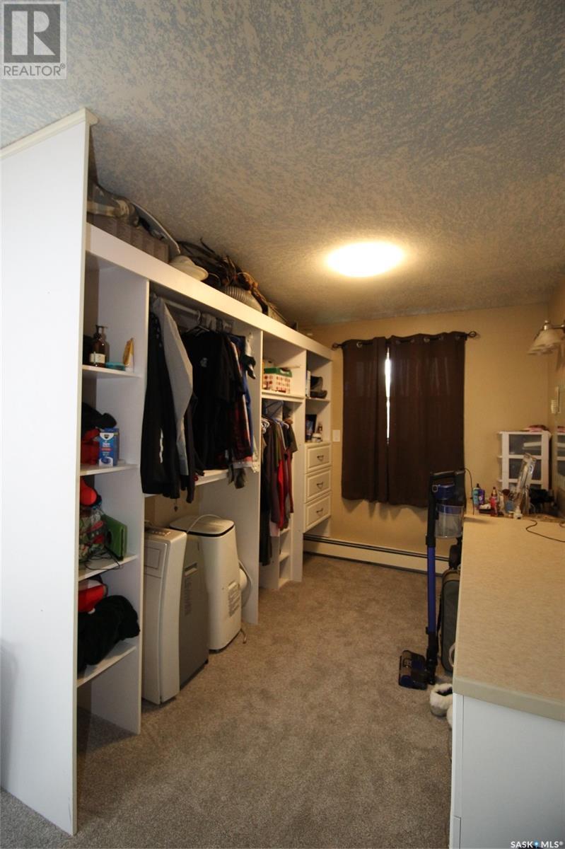 405 4th Avenue E, Shaunavon, Saskatchewan  S0N 2M0 - Photo 28 - SK010987