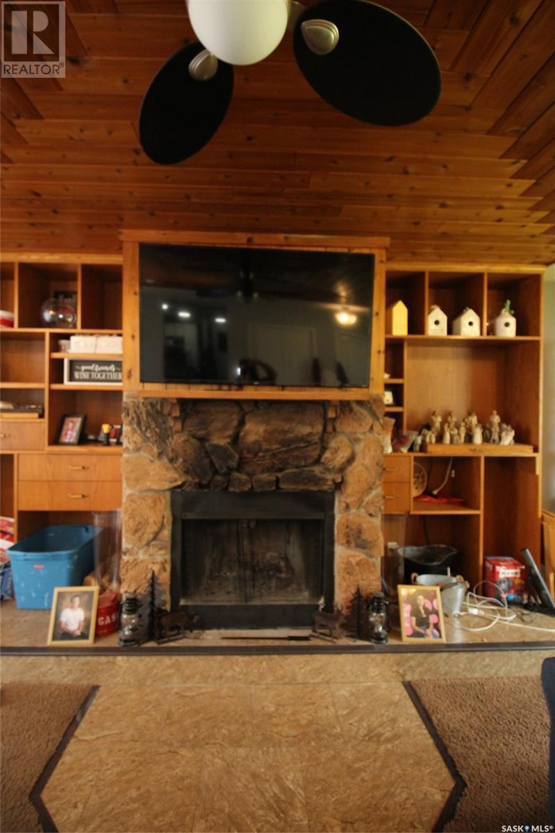 Property at 405 4th AVENUE E image 3