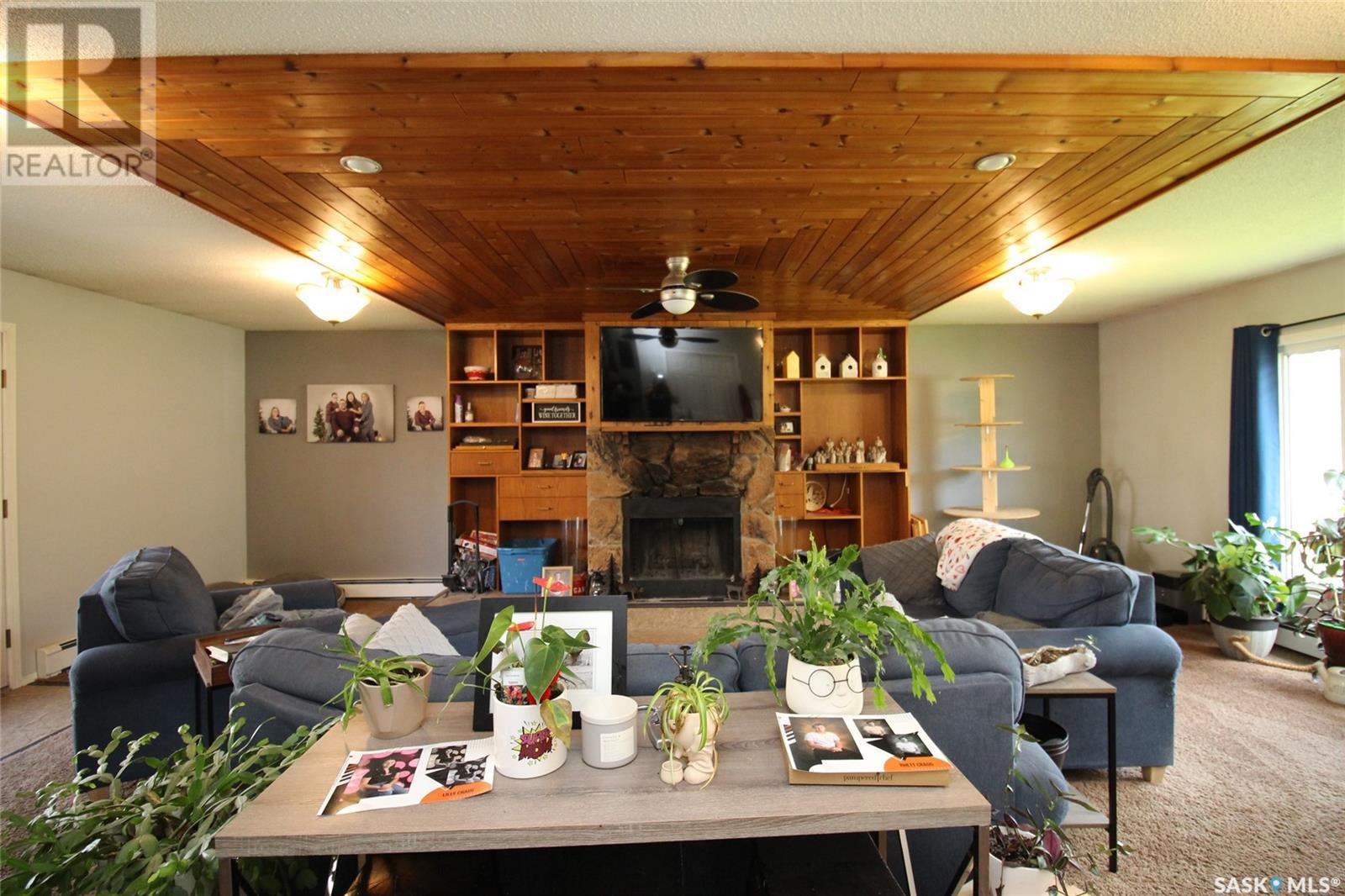 Property at 405 4th AVENUE E image 4