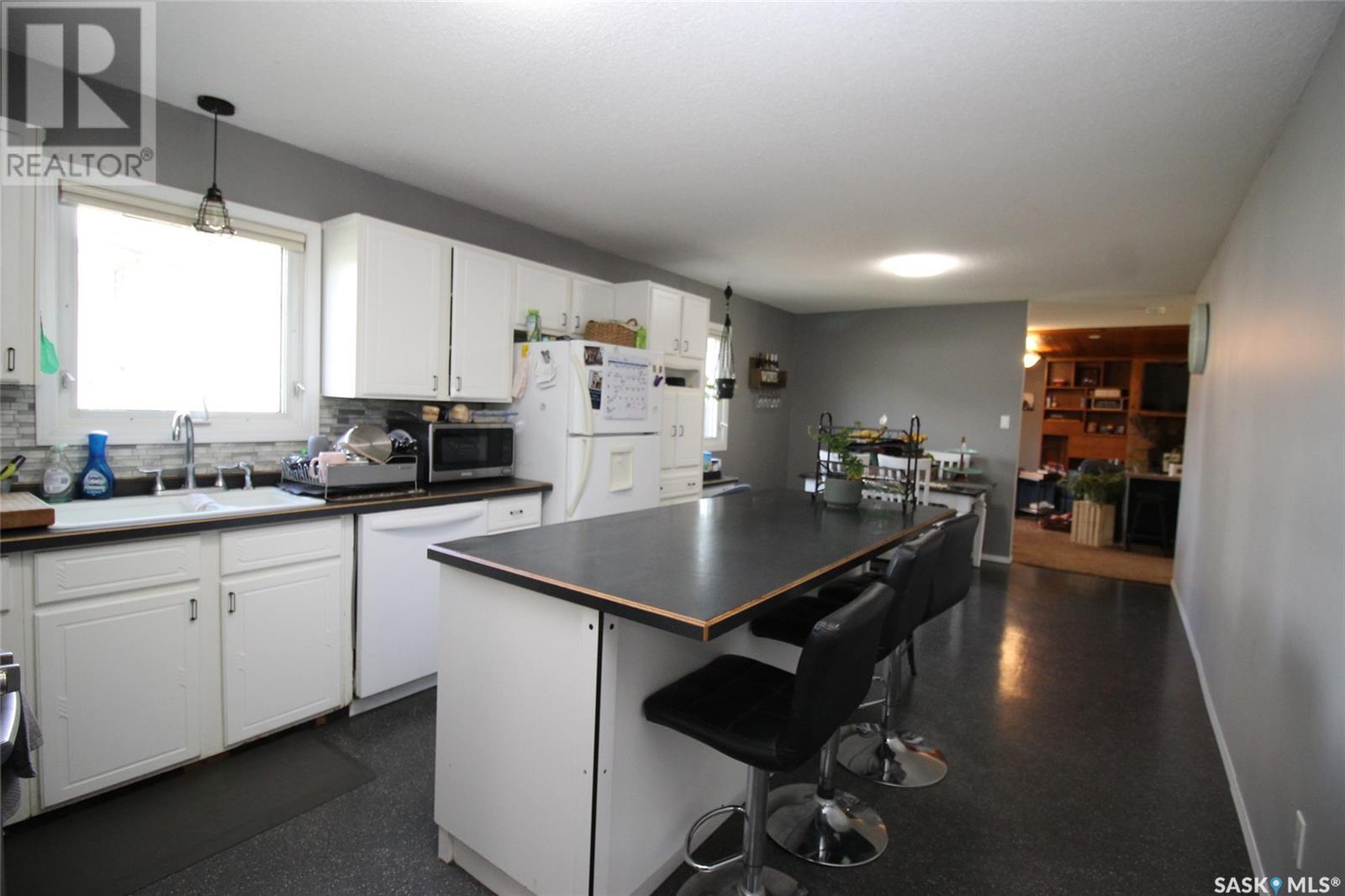 405 4th Avenue E, Shaunavon, Saskatchewan  S0N 2M0 - Photo 6 - SK010987